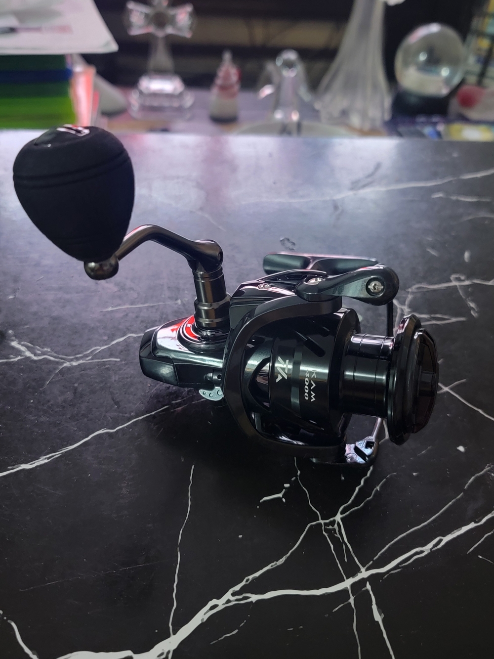 Kam 4000 Spinning Reel in Glossy Black
